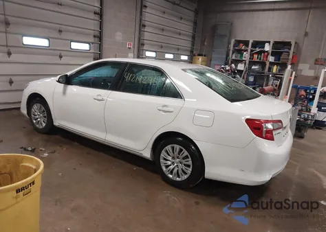 2012 Toyota Camry Base z USA, uszkodzony, nr VIN 4T4BF1FK1CR199502